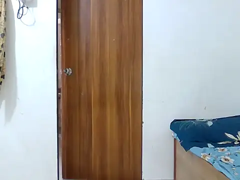 Snapshot of sparkling_queen chatting on 6, 1, 2025 sparkling queen online show from 6, 1, 2025