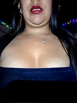 Snapshot of Bella_keny chatting on 20, 12, 2024 Bella keny online show from 20, 12, 2024
