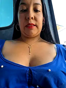 Snapshot of Bella_keny chatting on 8, 1, 2025 Bella keny online show from 8, 1, 2025