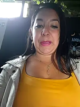 Snapshot of Bella_keny chatting on 11, 2, 2025 Bella keny online show from 11, 2, 2025