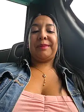 Snapshot of Bella_keny chatting on 4, 3, 2025 Bella keny online show from 4, 3, 2025