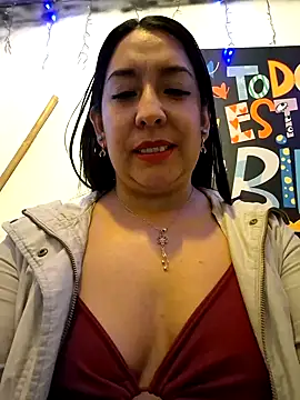 Snapshot of Bella_keny chatting on 7, 3, 2025 Bella keny online show from 7, 3, 2025