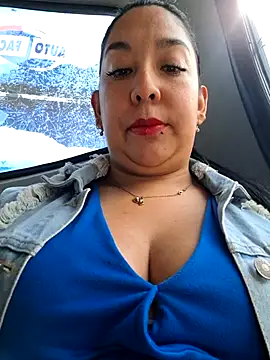 Snapshot of Bella_keny chatting on 15, 10, 2025 Bella keny online show from 15, 10, 2025