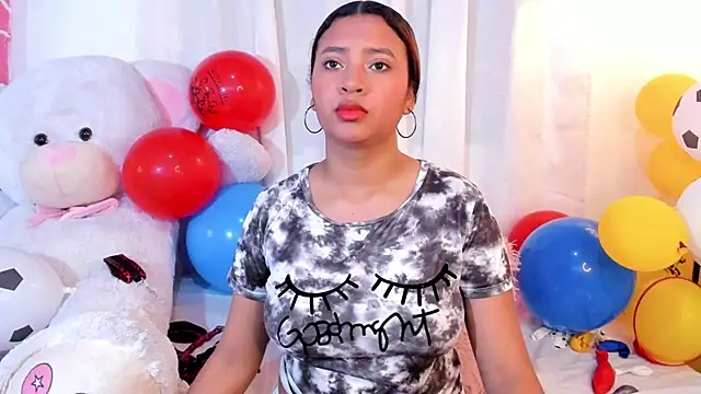 Snapshot of JessyZoe chatting on 22, 6, 2026 JessyZoe online show from 22, 6, 2026