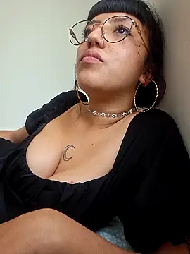 cute hollywood online show from 26, 5, 2026