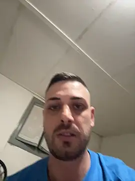 Snapshot of iltoscano95 chatting on 1, 11, 2025 iltoscano95 online show from 1, 11, 2025