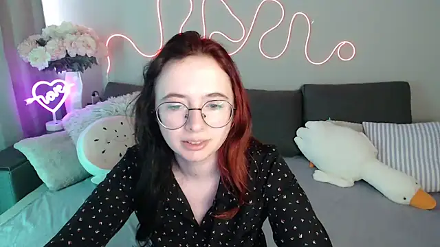 Snapshot of Mini_Diva chatting on 20, 6, 2026 Mini Diva online show from 20, 6, 2026