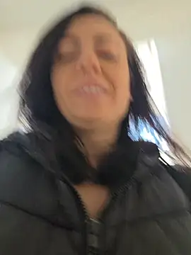 lovewildguy1 online show from 25, 3, 2026