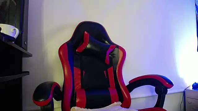 luly pink online show from 5, 11, 2025