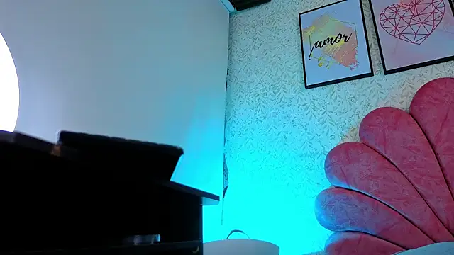 Snapshot of luly_pink chatting on 24, 6, 2026 luly pink online show from 24, 6, 2026