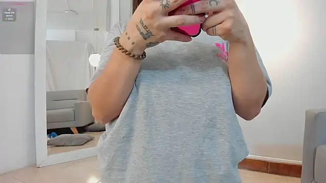 MiaSalaz online show from 23, 10, 2025