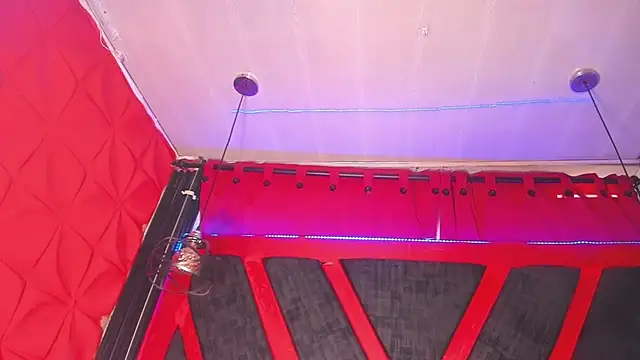 Taylor-hardcore online show from 9, 9, 2025