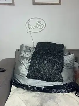 MimiCurves online show from 13, 3, 2025