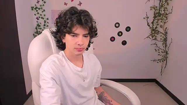 Snapshot of Angelo_duarte chatting on 26, 9, 2025 Angelo duarte online show from 26, 9, 2025