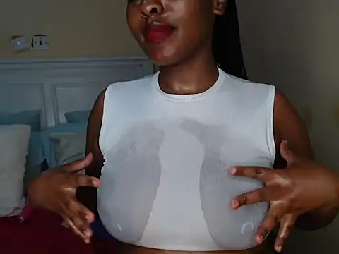 Snapshot of sweetice_02 chatting on 2, 1, 2025 sweetice 02 online show from 2, 1, 2025