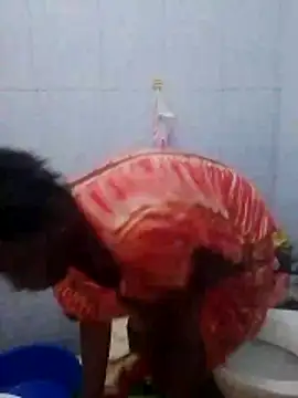 LOVELY-2BERRY online show from 18, 4, 2026