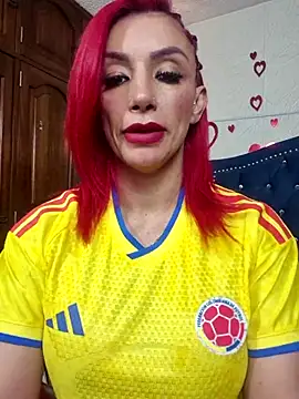 Snapshot of RedQueenMilf chatting on 24, 6, 2026 RedQueenMilf online show from 24, 6, 2026