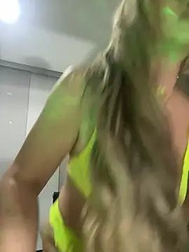 LARIANA RIVERA23 online show from 19, 3, 2025