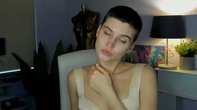 sarah perfect online show from 4, 11, 2025