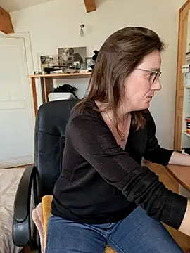 SpiceLea online show from 3, 2, 2025