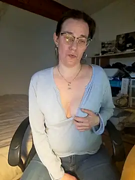 SpiceLea online show from 11, 2, 2025