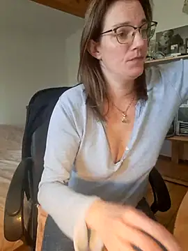 SpiceLea online show from 17, 2, 2025