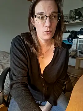 SpiceLea online show from 4, 3, 2025