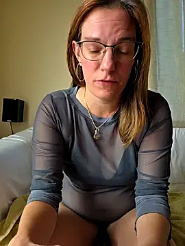 SpiceLea online show from 10, 10, 2025