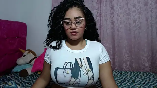 kiara milf  online show from 11, 11, 2025