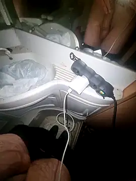 Snapshot of baaadboy10 chatting on 18, 12, 2025 baaadboy10 online show from 18, 12, 2025