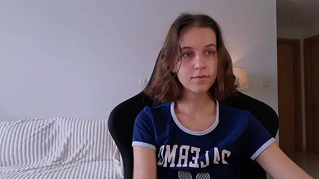 VanessaBayer2 online show from 4, 12, 2024