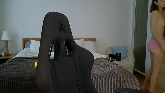 VanessaBayer2 online show from 17, 3, 2025