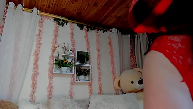 Idara and Edahi01 online show from 11, 11, 2025