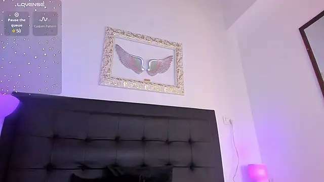 Mia 222 online show from 11, 2, 2025