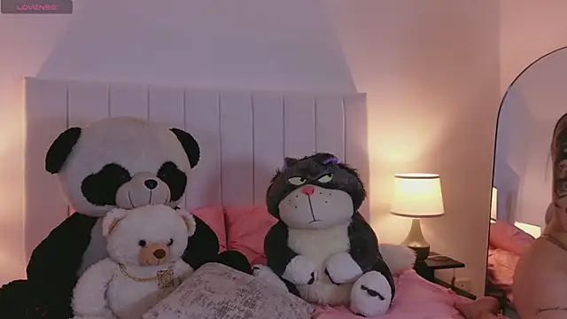 HannaClarrk  online show from 18, 4, 2026