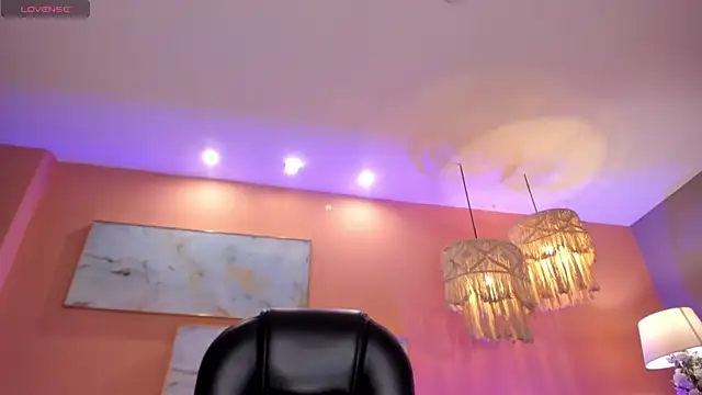 DonnaStonne online show from 24, 1, 2025