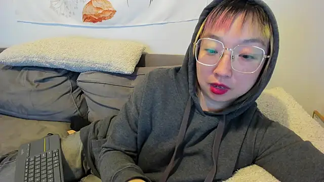 luxgray online show from 1, 2, 2025