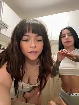 Snapshot of YovngBaby chatting on 5, 7, 2026 YovngBaby online show from 5, 7, 2026