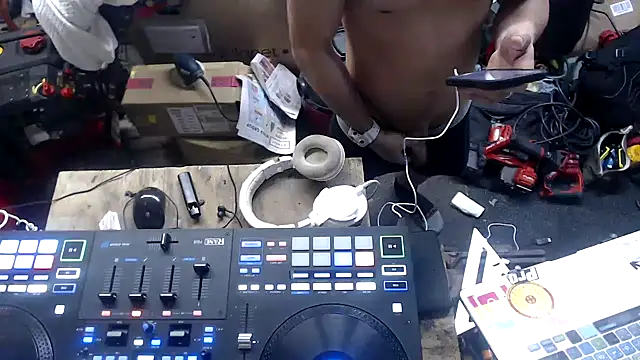 tongueispowerr6d9 online show from 5, 1, 2025