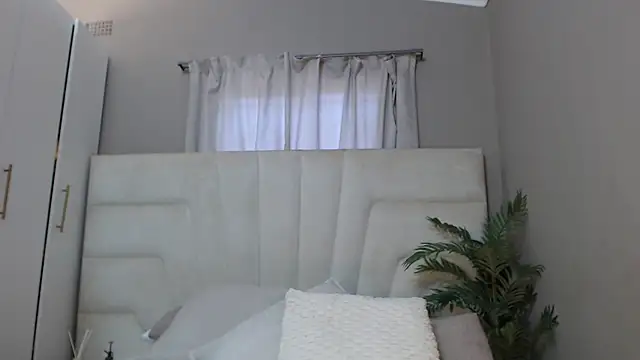 naughtyblackdolie online show from 29, 1, 2025