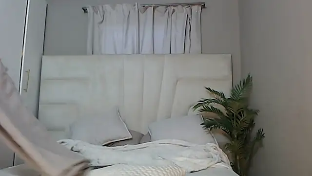 naughtyblackdolie online show from 29, 1, 2025