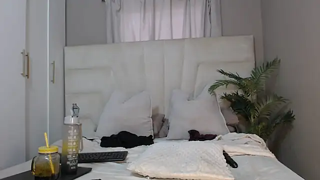 naughtyblackdolie online show from 27, 2, 2025