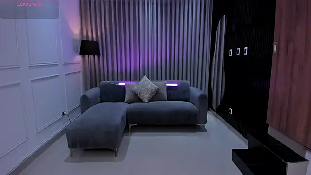 Anna parkker  online show from 12, 3, 2025