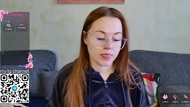 Lila Pitt online show from 2, 3, 2025