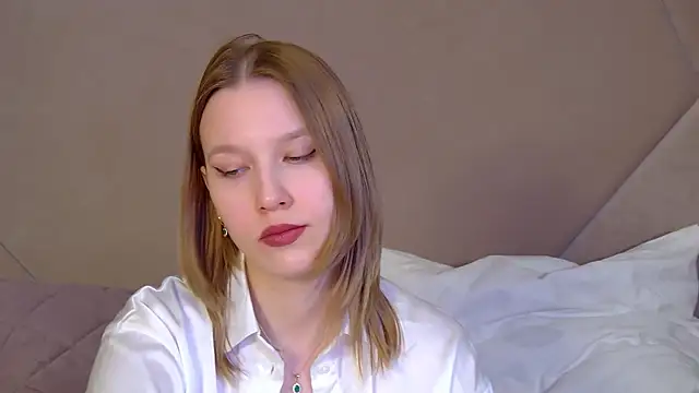 LiliLinn online show from 11, 4, 2026