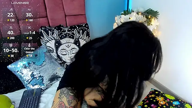 Snapshot of NinaInk chatting on 10, 2, 2025 NinaInk online show from 10, 2, 2025