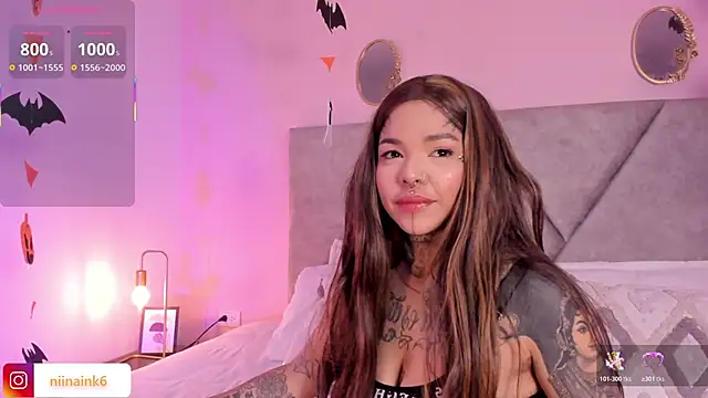 Snapshot of NinaInk chatting on 17, 10, 2025 NinaInk online show from 17, 10, 2025