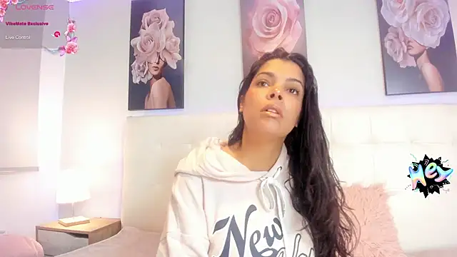 Snapshot of Sweetdreamses_ chatting on 3, 2, 2025 Sweetdreamses  online show from 3, 2, 2025