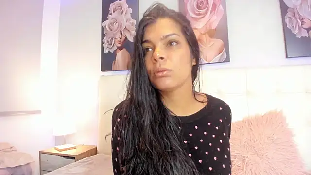Snapshot of Sweetdreamses_ chatting on 4, 2, 2025 Sweetdreamses  online show from 4, 2, 2025