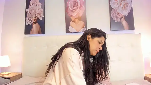 Snapshot of Sweetdreamses_ chatting on 5, 2, 2025 Sweetdreamses  online show from 5, 2, 2025